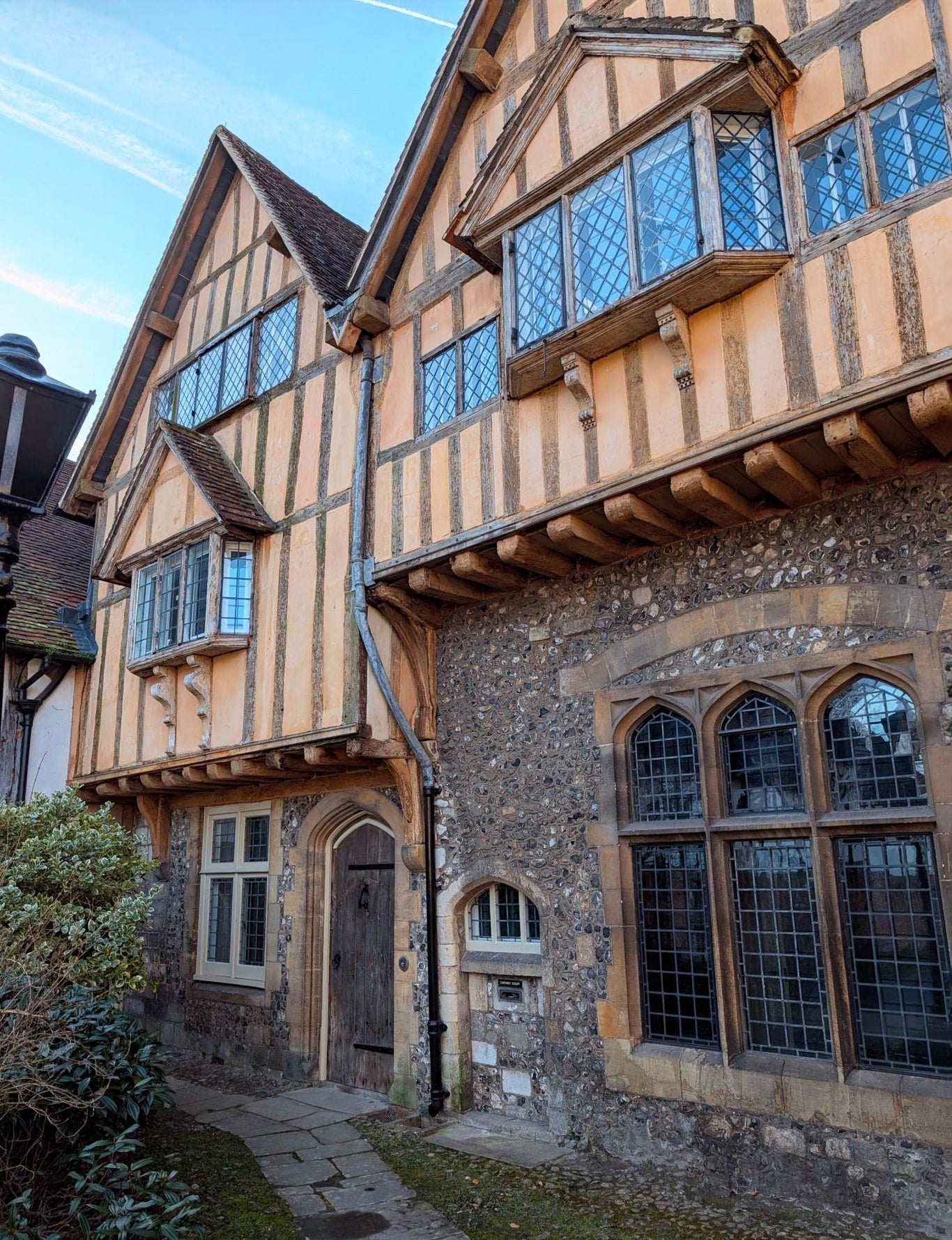 Article - Natural Building Materials: A Sustainable Future for Traditional & Modern Construction - 7 mins